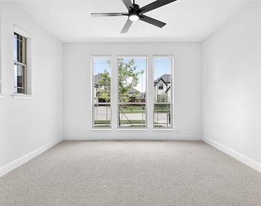 4010 Zina Lane - Photo Thumbnail 22
