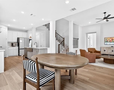 4010 Zina Lane - Photo Thumbnail 16
