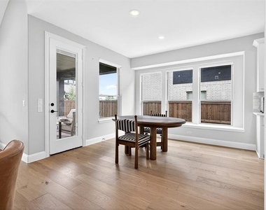 4010 Zina Lane - Photo Thumbnail 17