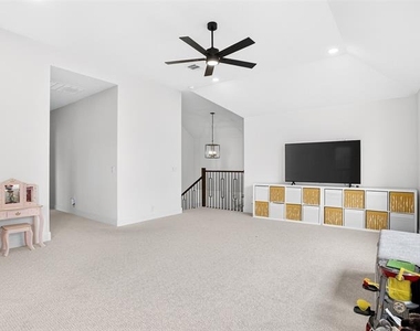 4010 Zina Lane - Photo Thumbnail 28