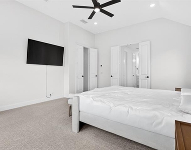 4010 Zina Lane - Photo Thumbnail 19
