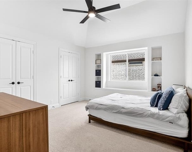 4010 Zina Lane - Photo Thumbnail 31