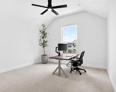 4010 Zina Lane - Photo Thumbnail 29