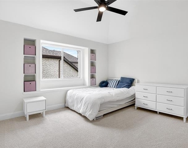 4010 Zina Lane - Photo Thumbnail 33