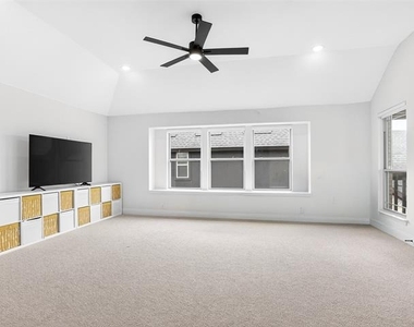 4010 Zina Lane - Photo Thumbnail 26