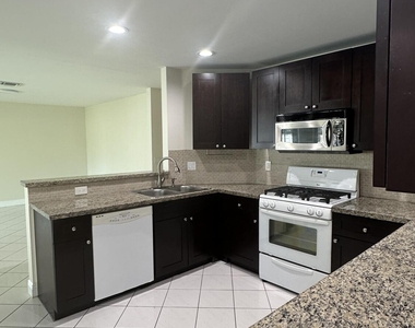 13389 Nw 7th Street - Photo Thumbnail 2