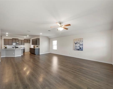 507 Saddle Club Way - Photo Thumbnail 8
