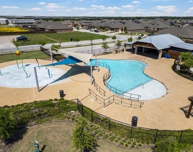 507 Saddle Club Way - Photo Thumbnail 35