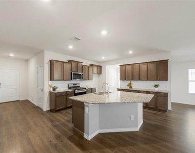 507 Saddle Club Way - Photo Thumbnail 4