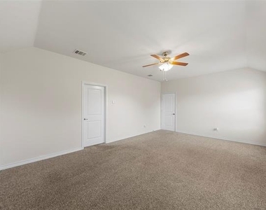 507 Saddle Club Way - Photo Thumbnail 14