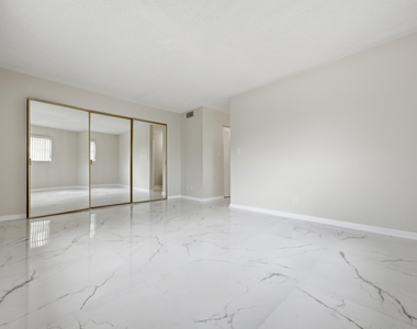 3000 Riverside Drive - Photo Thumbnail 26