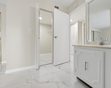 3000 Riverside Drive - Photo Thumbnail 28