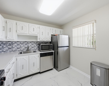 3000 Riverside Drive - Photo Thumbnail 19