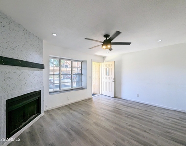 4601 N 102nd Avenue - Photo Thumbnail 8