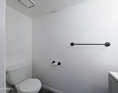 4601 N 102nd Avenue - Photo Thumbnail 21