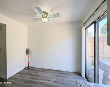 4601 N 102nd Avenue - Photo Thumbnail 16