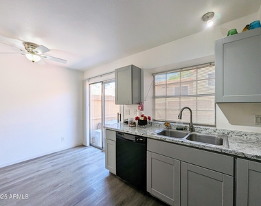 4601 N 102nd Avenue - Photo Thumbnail 15