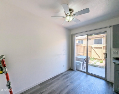 4601 N 102nd Avenue - Photo Thumbnail 17