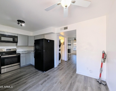 4601 N 102nd Avenue - Photo Thumbnail 19