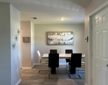 574 Nw Archer Avenue - Photo Thumbnail 4