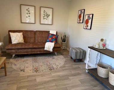 574 Nw Archer Avenue - Photo Thumbnail 5