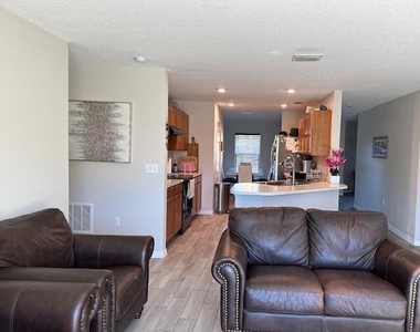 574 Nw Archer Avenue - Photo Thumbnail 8