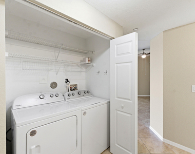 7765 Yardley Drive - Photo Thumbnail 21