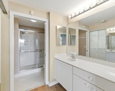 7765 Yardley Drive - Photo Thumbnail 25