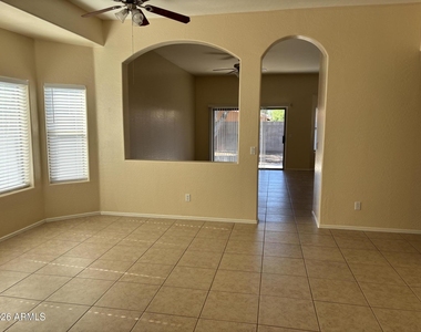 628 E Ranch Road - Photo Thumbnail 2