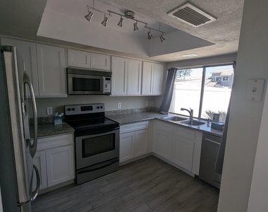 860 N Mcqueen Road - Photo Thumbnail 5