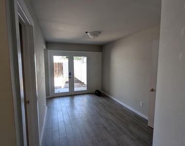 860 N Mcqueen Road - Photo Thumbnail 2