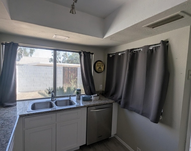860 N Mcqueen Road - Photo Thumbnail 6