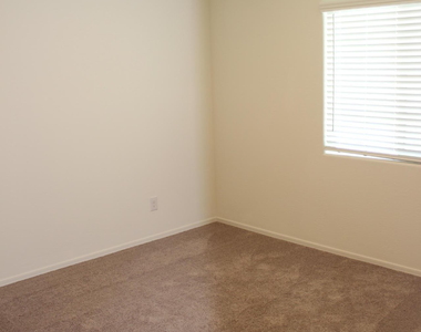 1552 E Inouye Drive - Photo Thumbnail 12