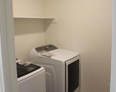 1552 E Inouye Drive - Photo Thumbnail 9