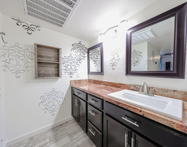 8787 E Mountain View Road - Photo Thumbnail 31