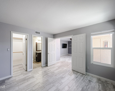 8787 E Mountain View Road - Photo Thumbnail 18
