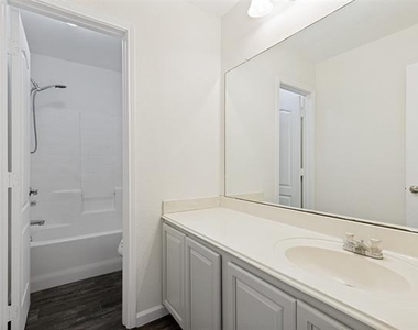 11012 Dillon Street - Photo Thumbnail 6