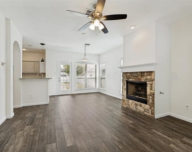 11012 Dillon Street - Photo Thumbnail 2