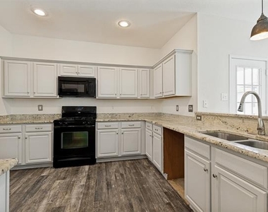 11012 Dillon Street - Photo Thumbnail 5