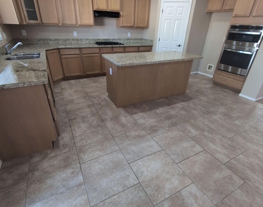 39203 N Carolina Avenue - Photo Thumbnail 8