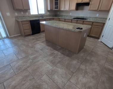 39203 N Carolina Avenue - Photo Thumbnail 7