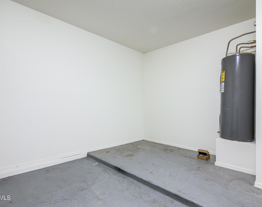 43395 W Wild Horse Trail - Photo Thumbnail 34