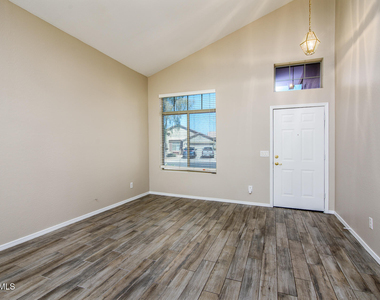 43395 W Wild Horse Trail - Photo Thumbnail 8
