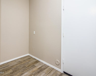 43395 W Wild Horse Trail - Photo Thumbnail 32