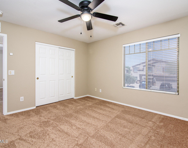 43395 W Wild Horse Trail - Photo Thumbnail 29