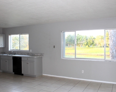 1618 Se Elkhart Terrace - Photo Thumbnail 4