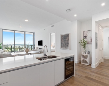 220 Lake Shore Drive - Photo Thumbnail 8