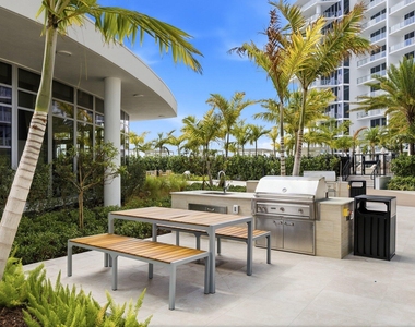 220 Lake Shore Drive - Photo Thumbnail 43