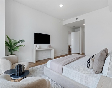 220 Lake Shore Drive - Photo Thumbnail 14
