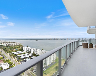 220 Lake Shore Drive - Photo Thumbnail 22